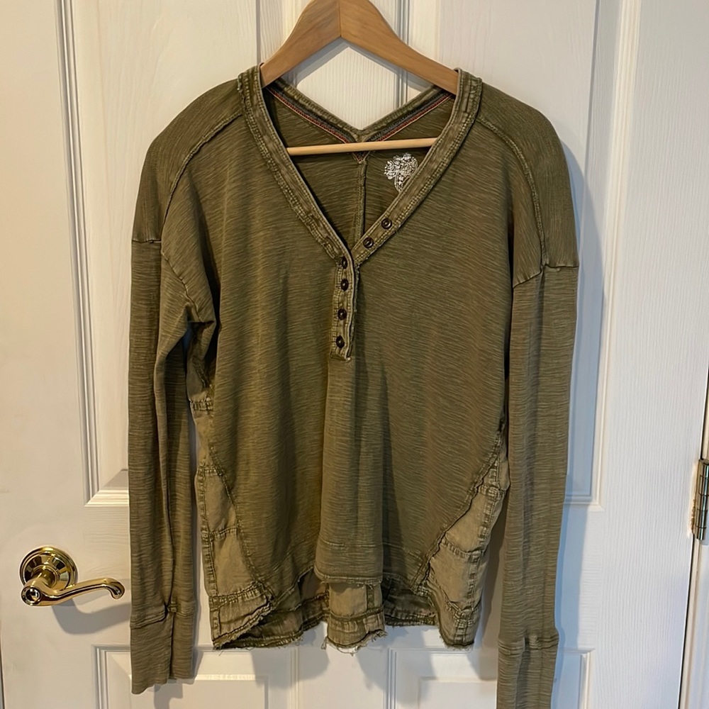 Anthropologie Pilcro S long sleeve 1/4 button up slightly distressed army green